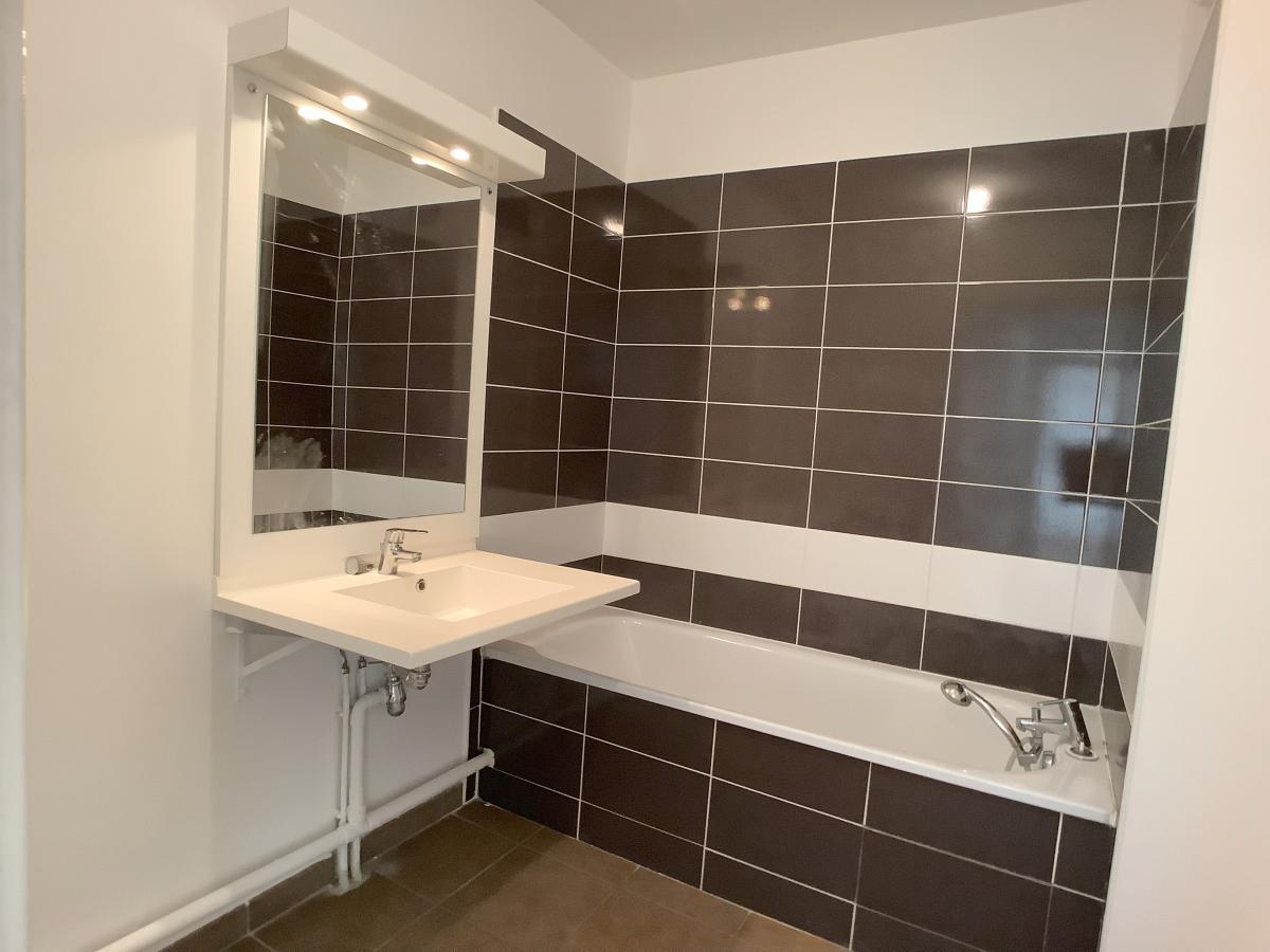 
																																							3 pièces - 
																																						2ème étage - 62m² - 219 000 € - Photo #6