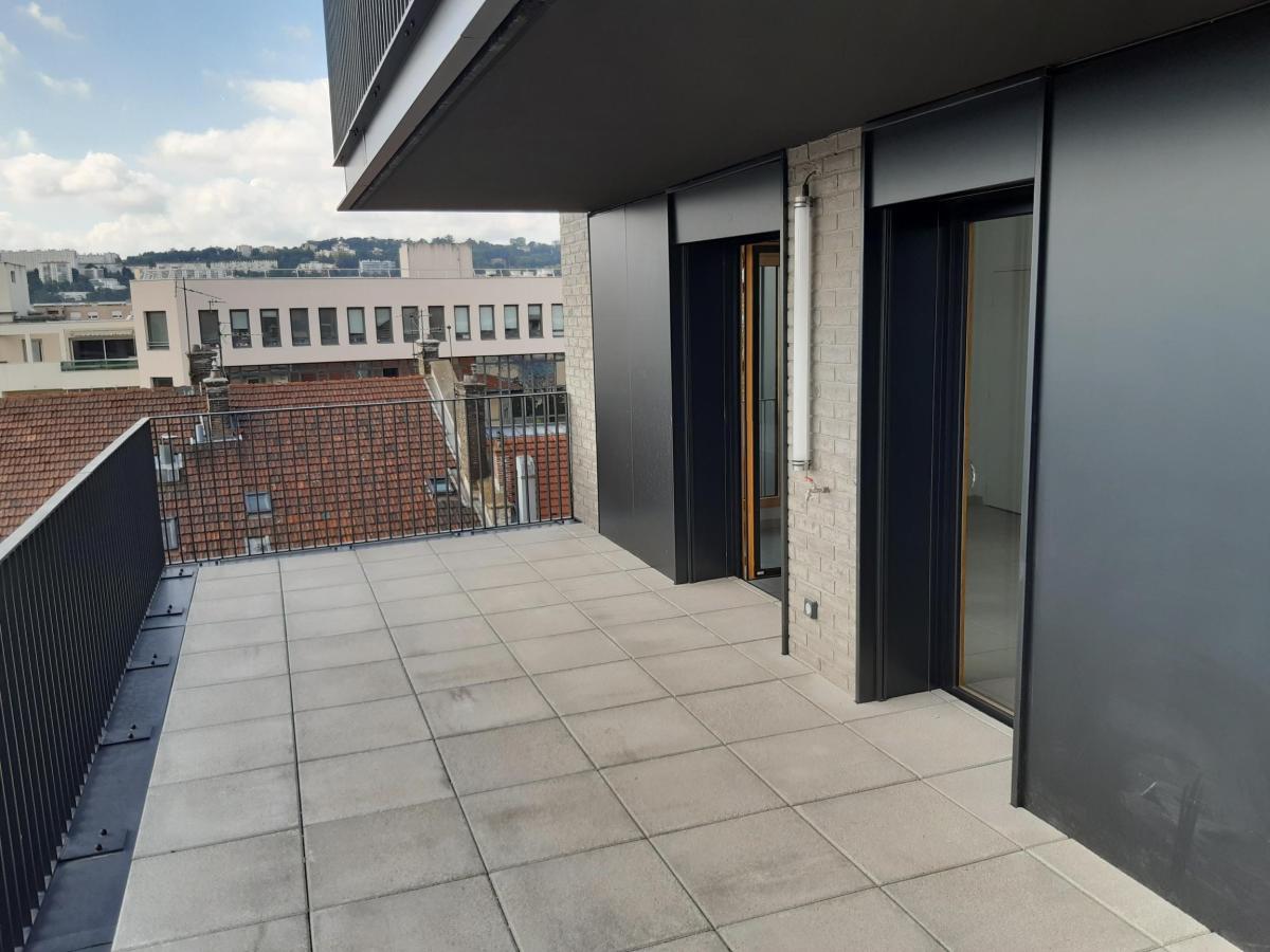 3 pièces - 7ème étage - 63m² - 1 075,31 € - Photo #2