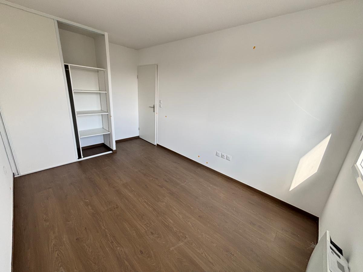 
																																							4 pièces - 
																																						RDC - 83m² - 1 024,65 € - Photo #4