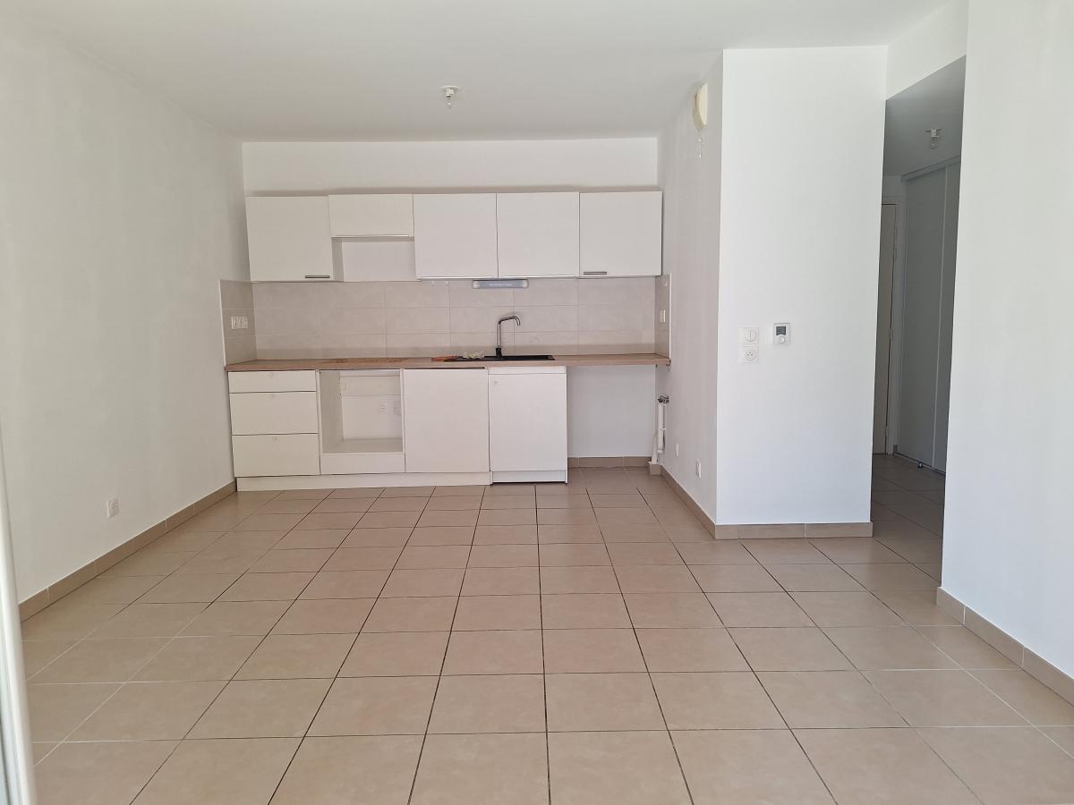 3 pièces - RDC - 62m² - 996,34 € - Photo #2