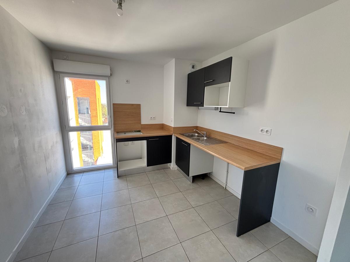 
																			4 pièces - 
																		7ème étage - 81m² - 1 036,37 € - Photo #3