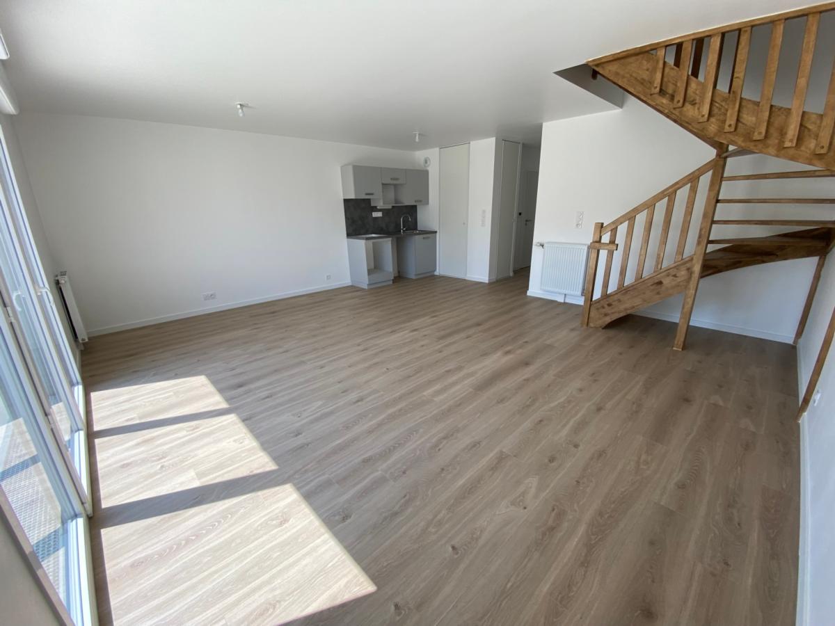 
																																							4 pièces - 
																																						RDC - 84m² - 953,43 € - Photo #3