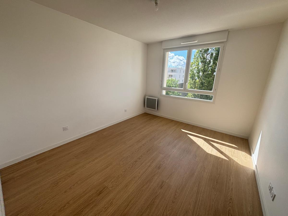 
																			3 pièces - 
																		2ème étage - 62m² - 718,50 € - Photo #6