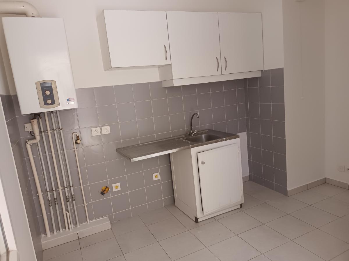 2 pièces - RDC - 43m² - 1 041,22 € - Photo #2