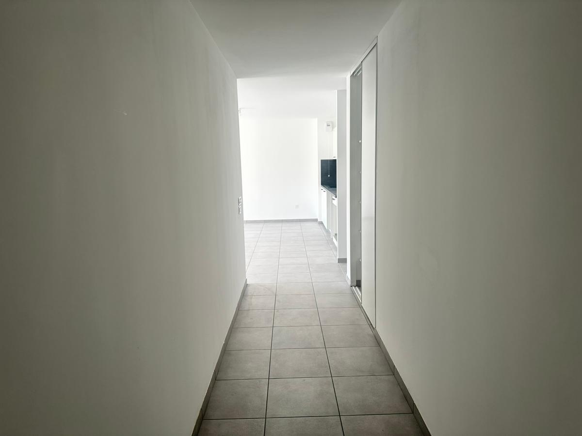 
																																							3 pièces - 
																																						4ème étage - 76m² - 880,00 € - Photo #4