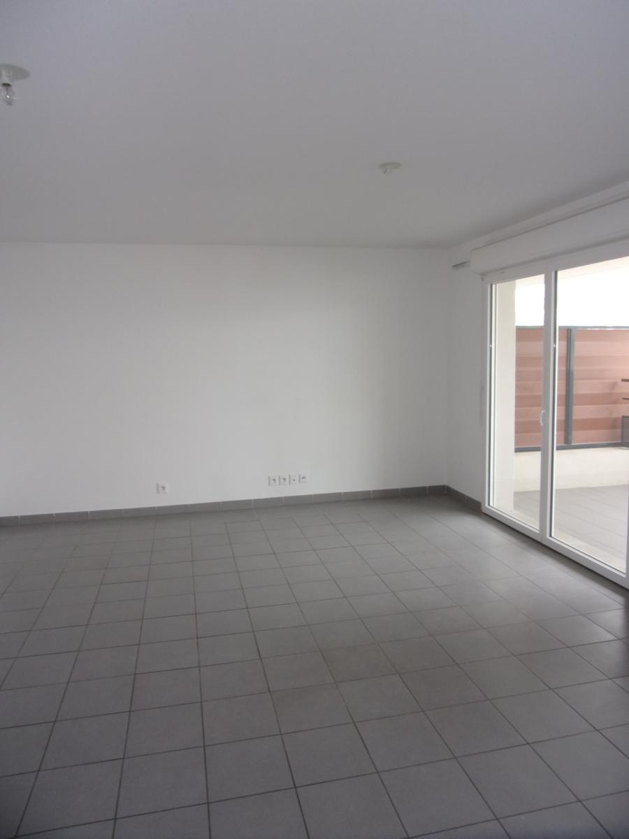 2 pièces - 3ème étage - 42m² - 649,76 € - Photo #3