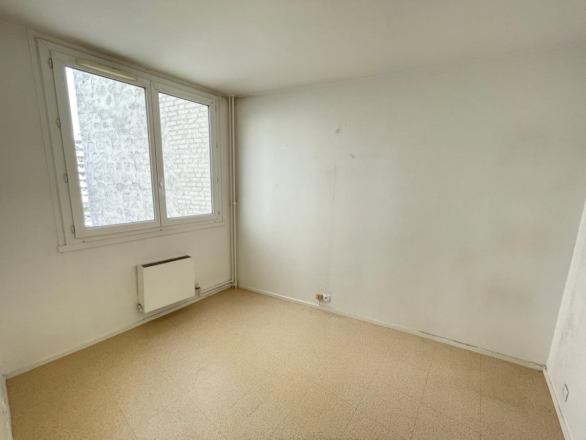 
																																							2 pièces - 
																																						RDC - 46m² - 1 090,46 € - Photo #1