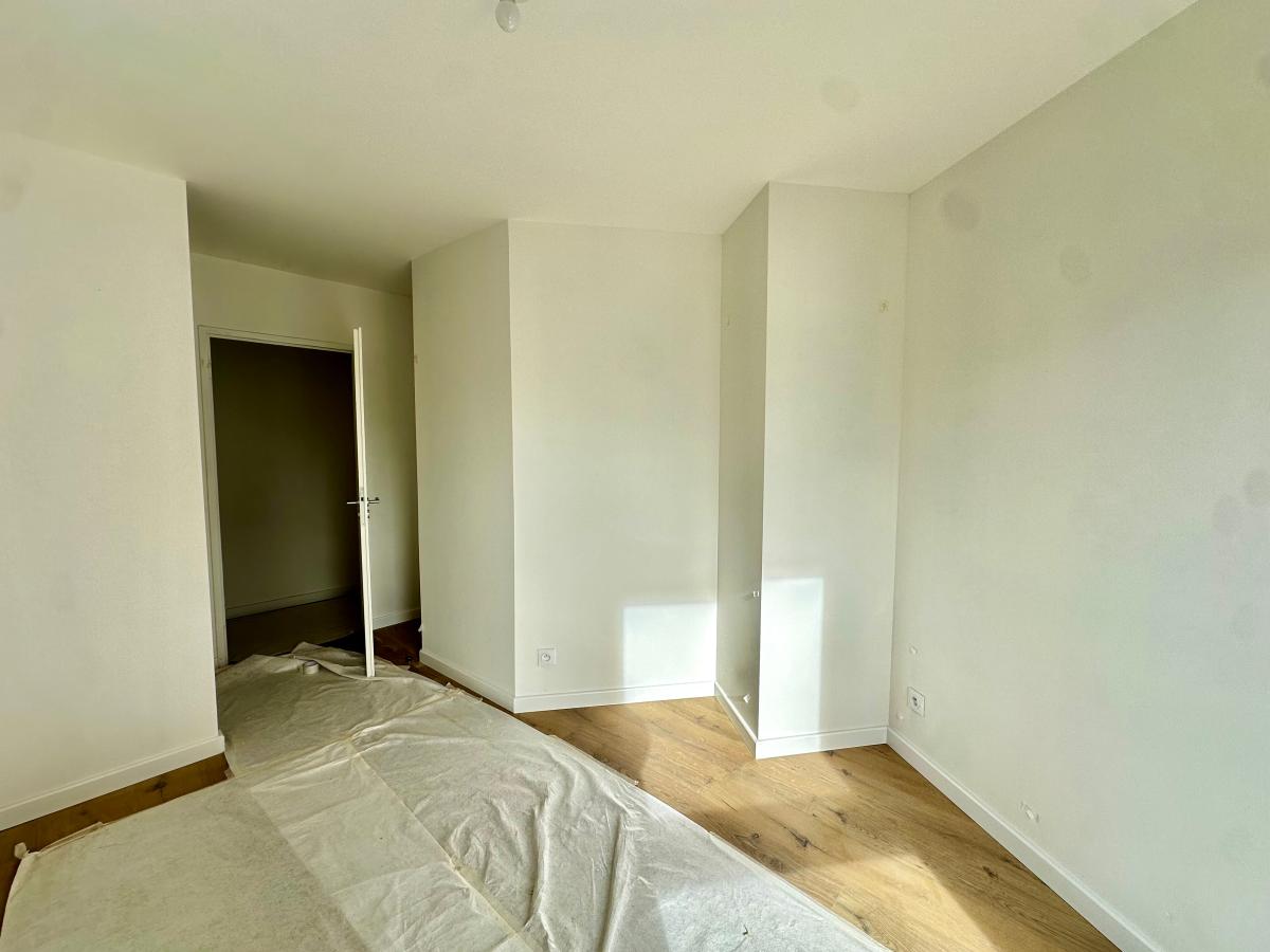 
																			4 pièces - 
																		1er étage - 79m² - 1 550,40 € - Photo #4