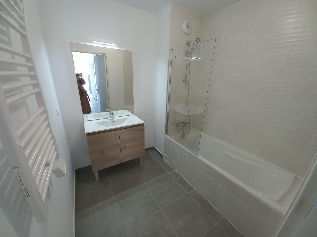 
																																							3 pièces - 
																																						4ème étage - 61m² - 1 154,33 € - Photo #2