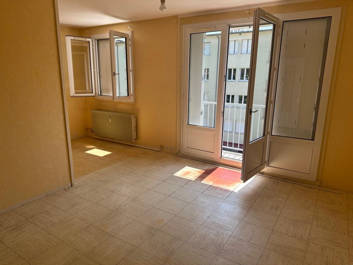 
																			5 pièces - 
																		2ème étage - 81m² - 40 000 € - Photo #1