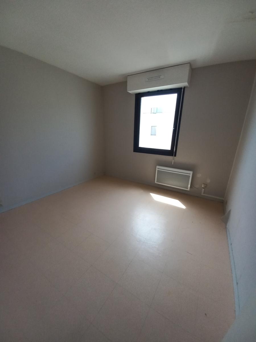 
																			2 pièces - 
																		5ème étage - 57m² - 1 026,71 € - Photo #4