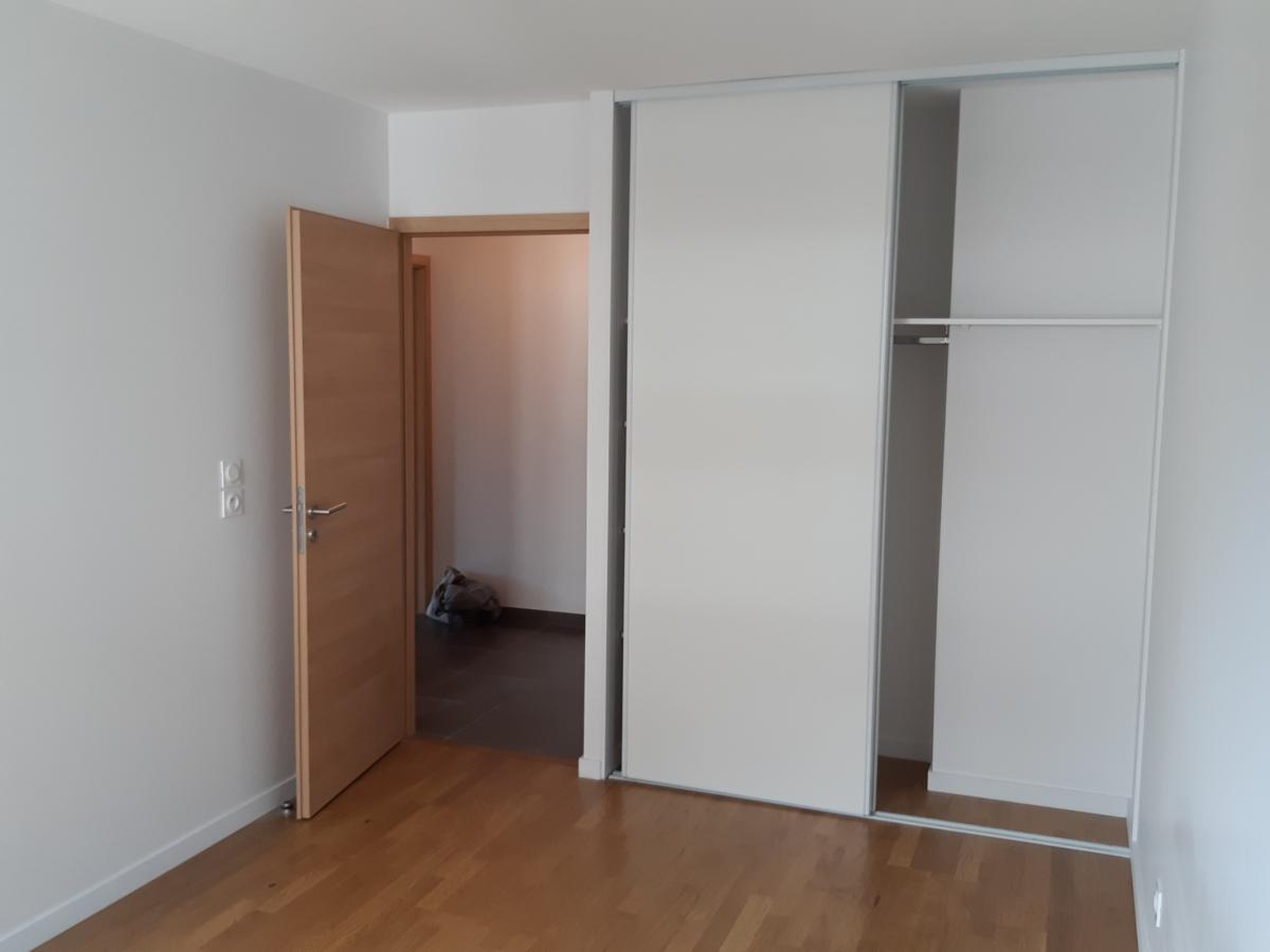 
																																							3 pièces – 
																																						3ème étage – 58m² - 888,88 € - Photo #3