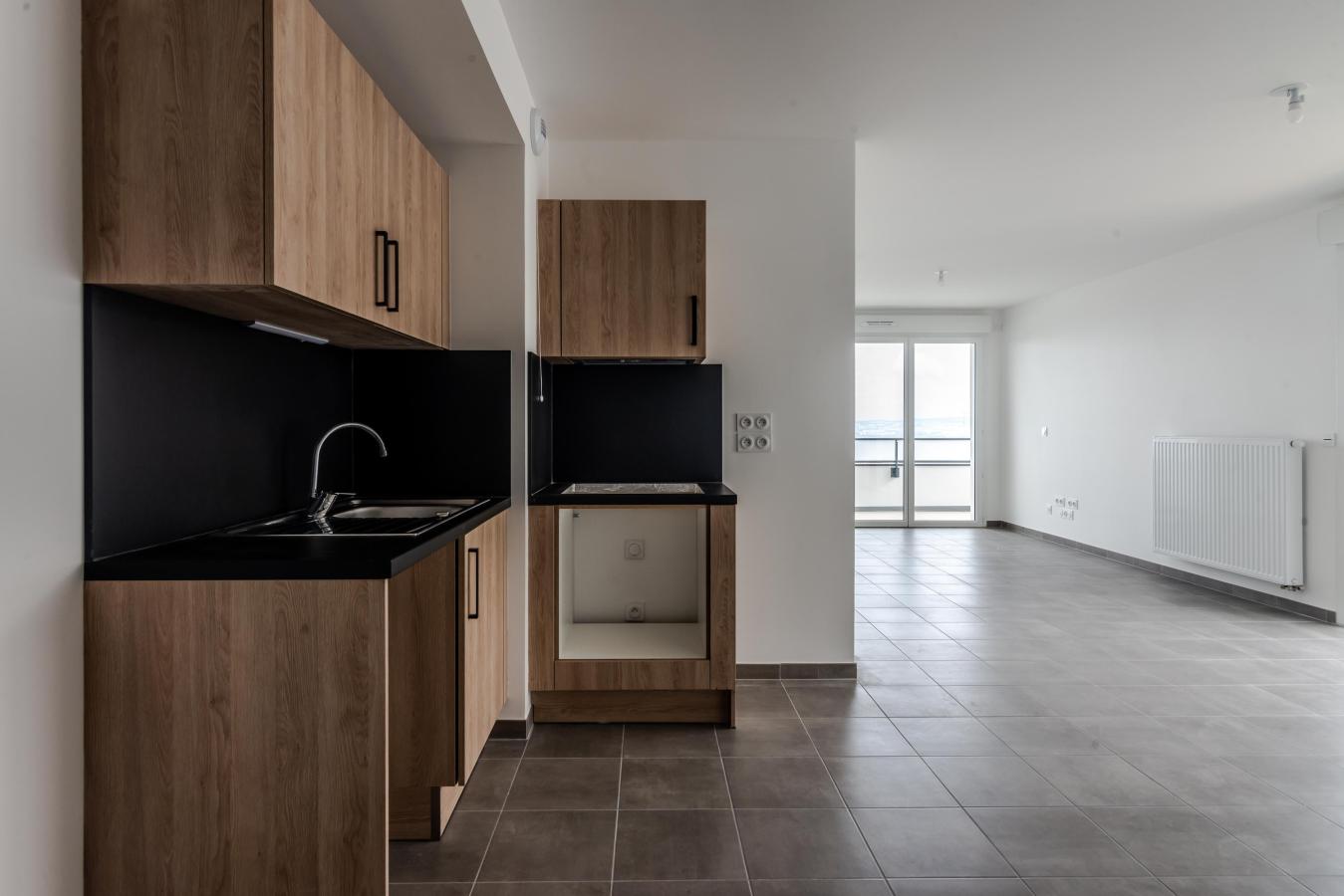 
																																							1 pièce - 
																																						1er étage - 39m² - 668,11 € - Photo #2