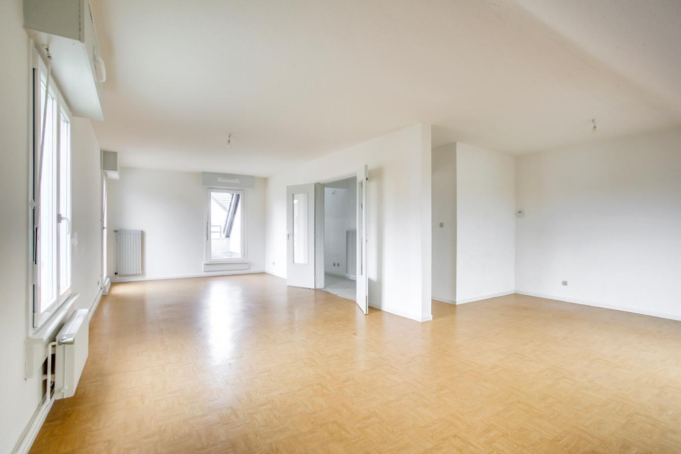 
																																							5 pièces - 
																																						RDC - 101m² - 655,65 € - Photo #1