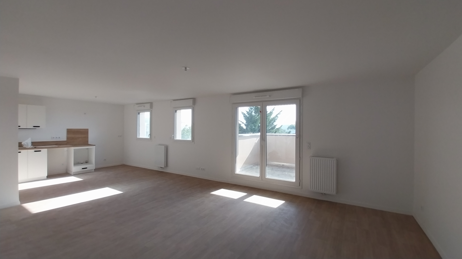 
																																							4 pièces - 
																																						4ème étage - 99m² - 1 086,84 € - Photo #2