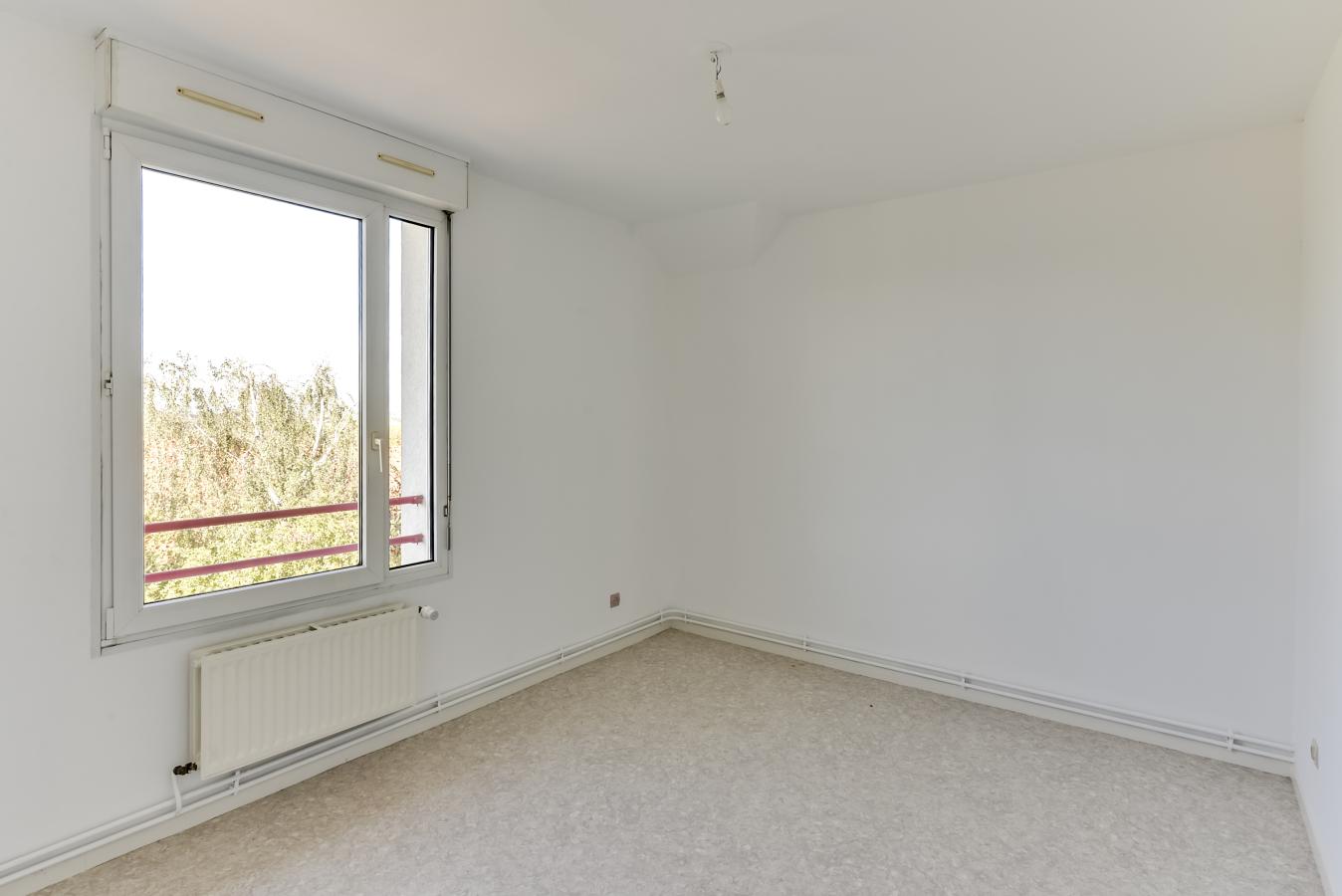 
																																							3 pièces - 
																																						1er étage - 65m² - 516,85 € - Photo #5