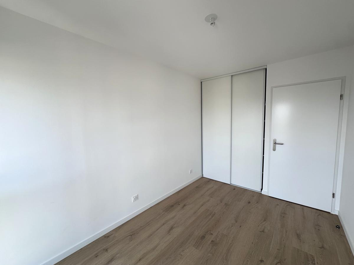
																																							4 pièces - 
																																						5ème étage - 89m² - 1 142,46 € - Photo #5