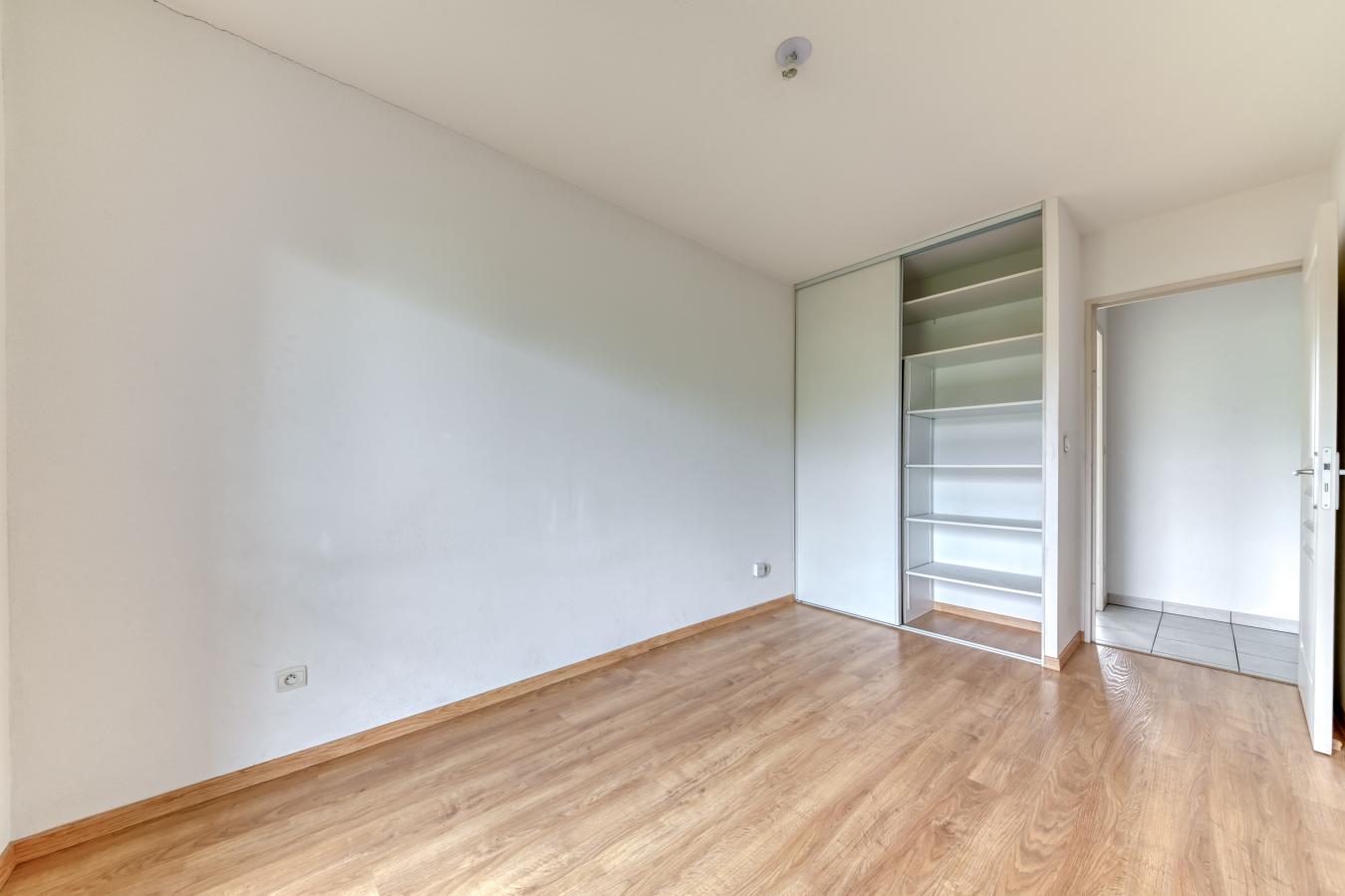 
																																							3 pièces - 
																																						3ème étage - 68m² - 260 000 € - Photo #4