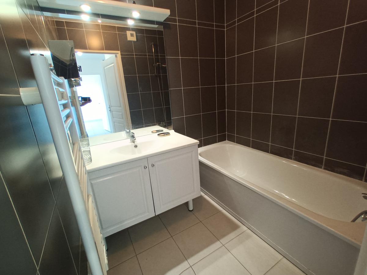 2 pièces - 2ème étage - 43m² - 912,36 € - Photo #5