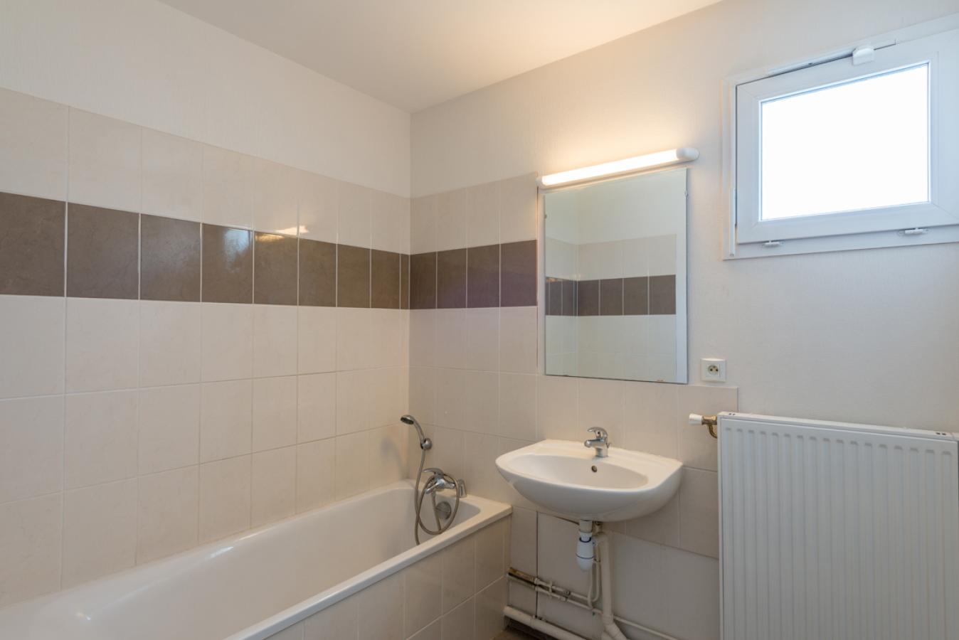 
																																							1 pièce - 
																																						RDC - 39m² - 416,95 € - Photo #3