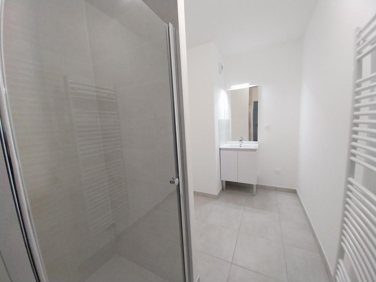 
																																							3 pièces - 
																																						1er étage - 64m² - 932,65 € - Photo #7