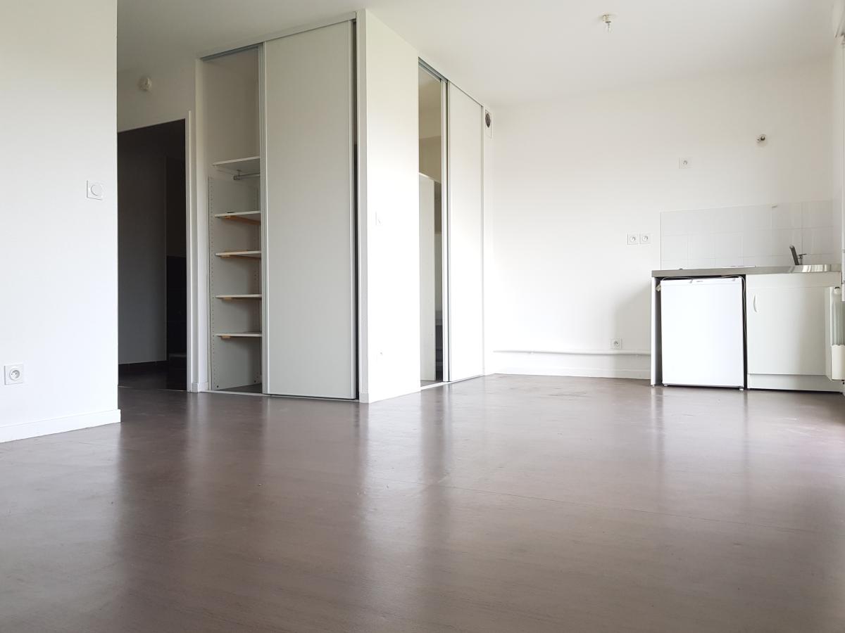 
																																							1 pièce - 
																																						2ème étage - 32m² - 122 000 € - Photo #1