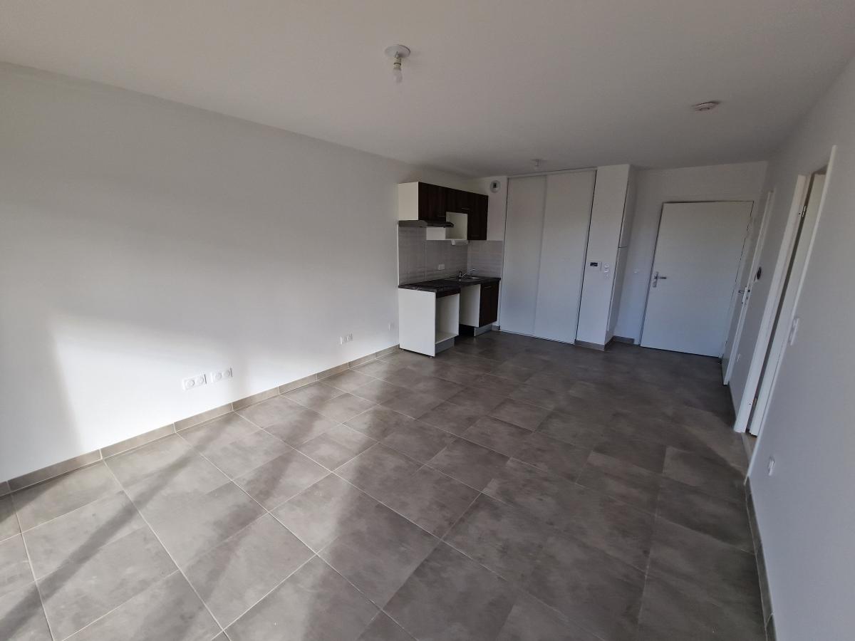 
																																							2 pièces - 
																																						RDC - 41m² - 495,89 € - Photo #1
