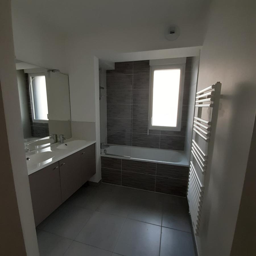 
																																							4 pièces - 
																																						2ème étage - 87m² - 1 057,66 € - Photo #4