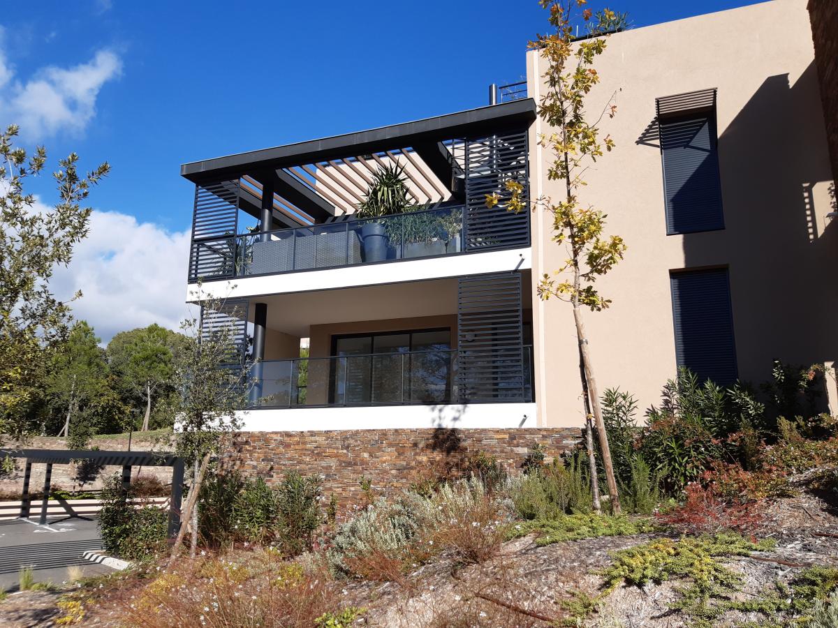 
																			4 pièces - 
																		RDC - 83m² - 1 880,48 € - Photo #0