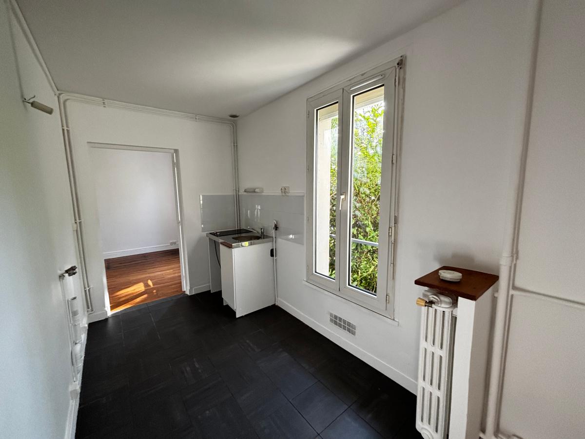 
																			1 pièce - 
																		RDC - 30m² - 815,64 € - Photo #3
