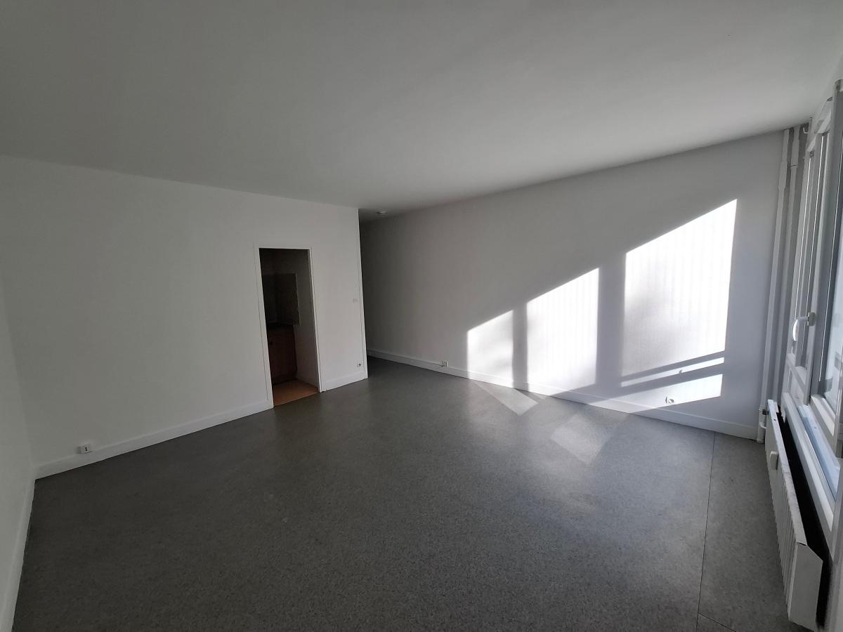 1 pièce - 4ème étage - 30m² - 433,00 € - Photo #2
