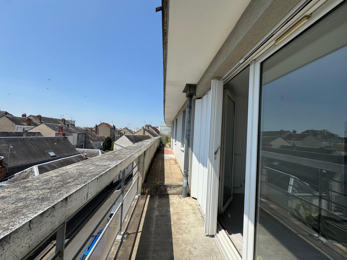 
																			2 pièces - 
																		3ème étage - 56m² - 150 000 € - Photo #4