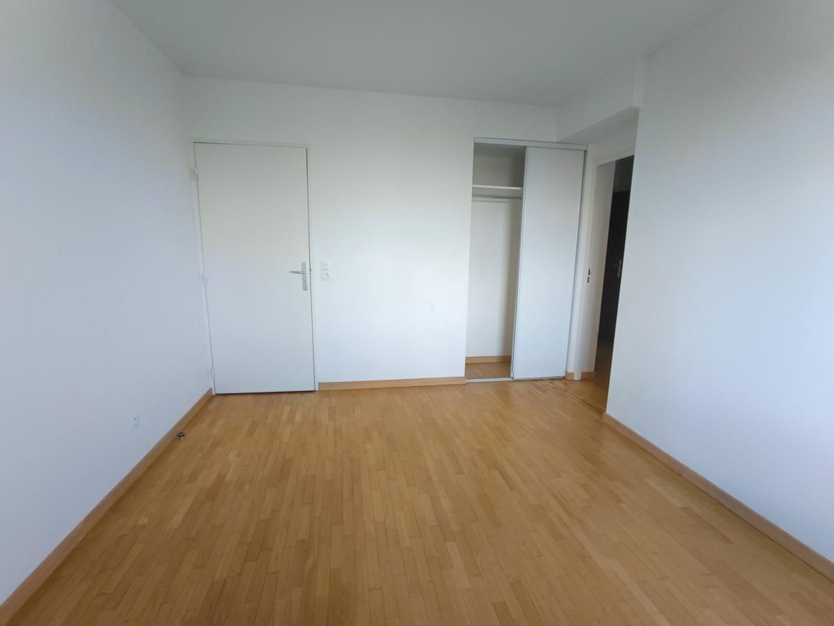 3 pièces - 4ème étage - 66m² - 1 905,51 € - Photo #3