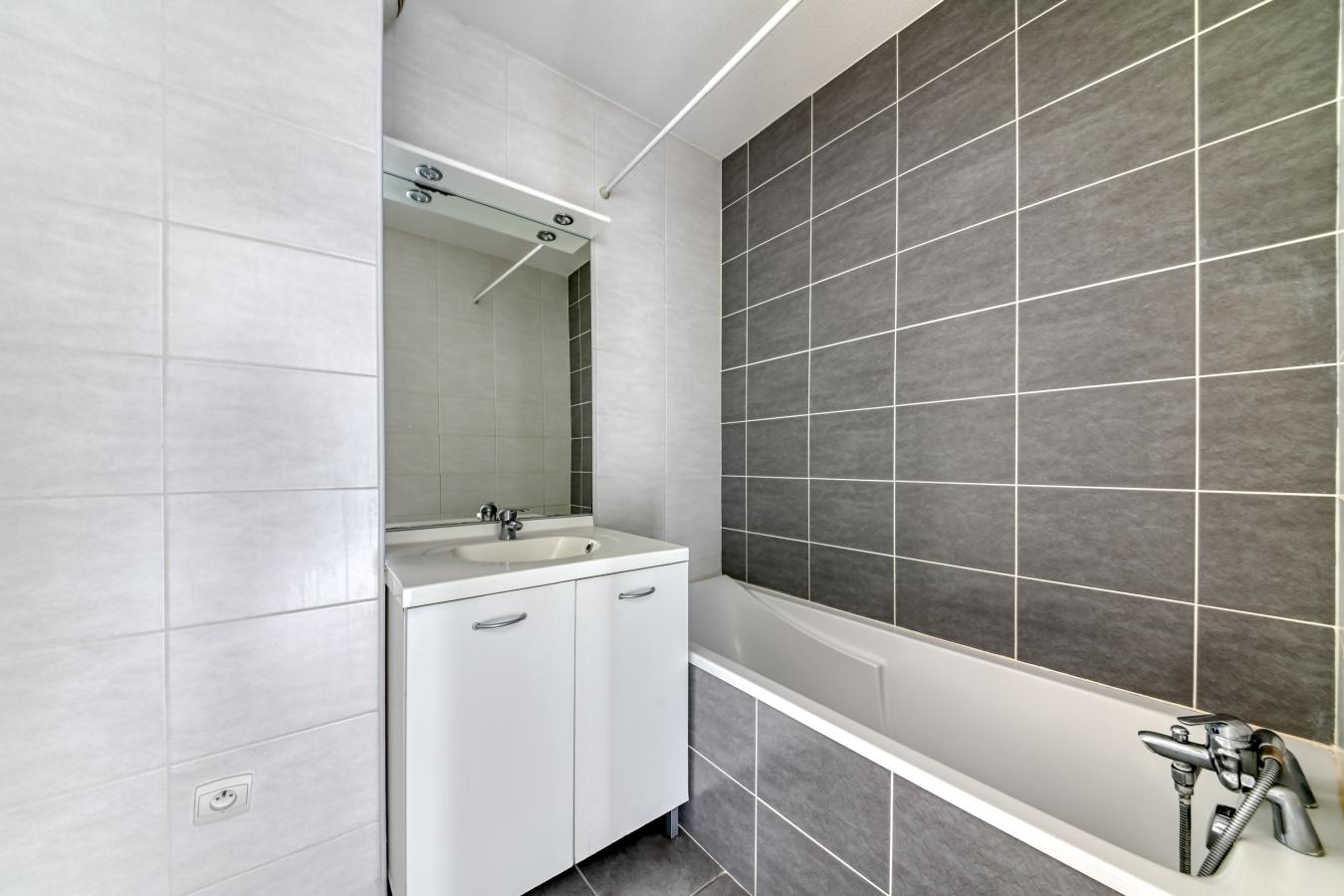 
																																							3 pièces - 
																																						3ème étage - 68m² - 260 000 € - Photo #5