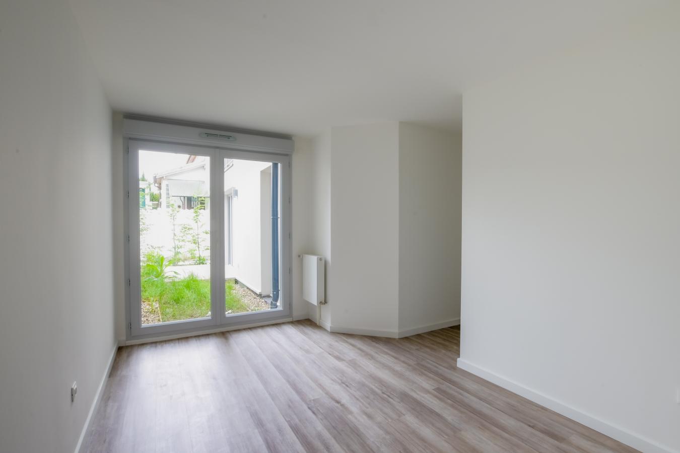 
																																							3 pièces - 
																																						RDC - 74m² - 1 426,59 € - Photo #3