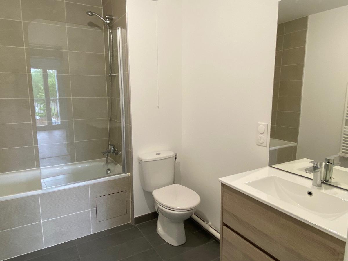 4 pièces - 1er étage - 85m² - 1 924,15 € - Photo #7