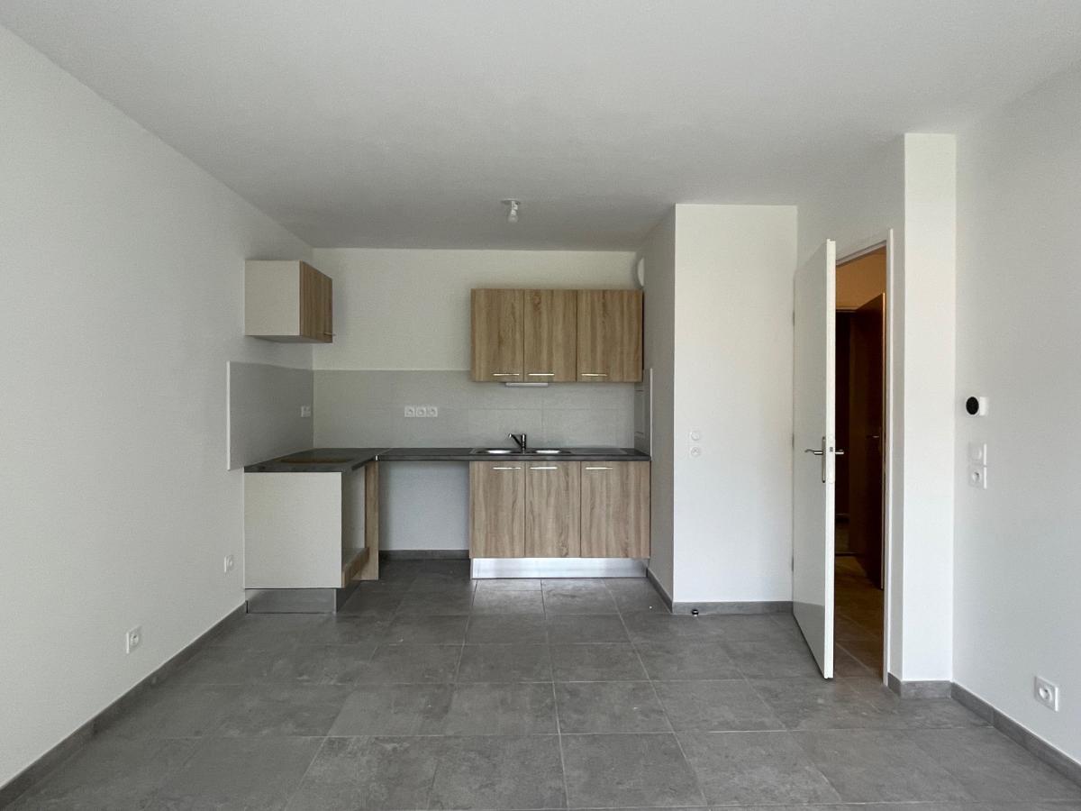 
																																							2 pièces - 
																																						2ème étage - 41m² - 760,10 € - Photo #2