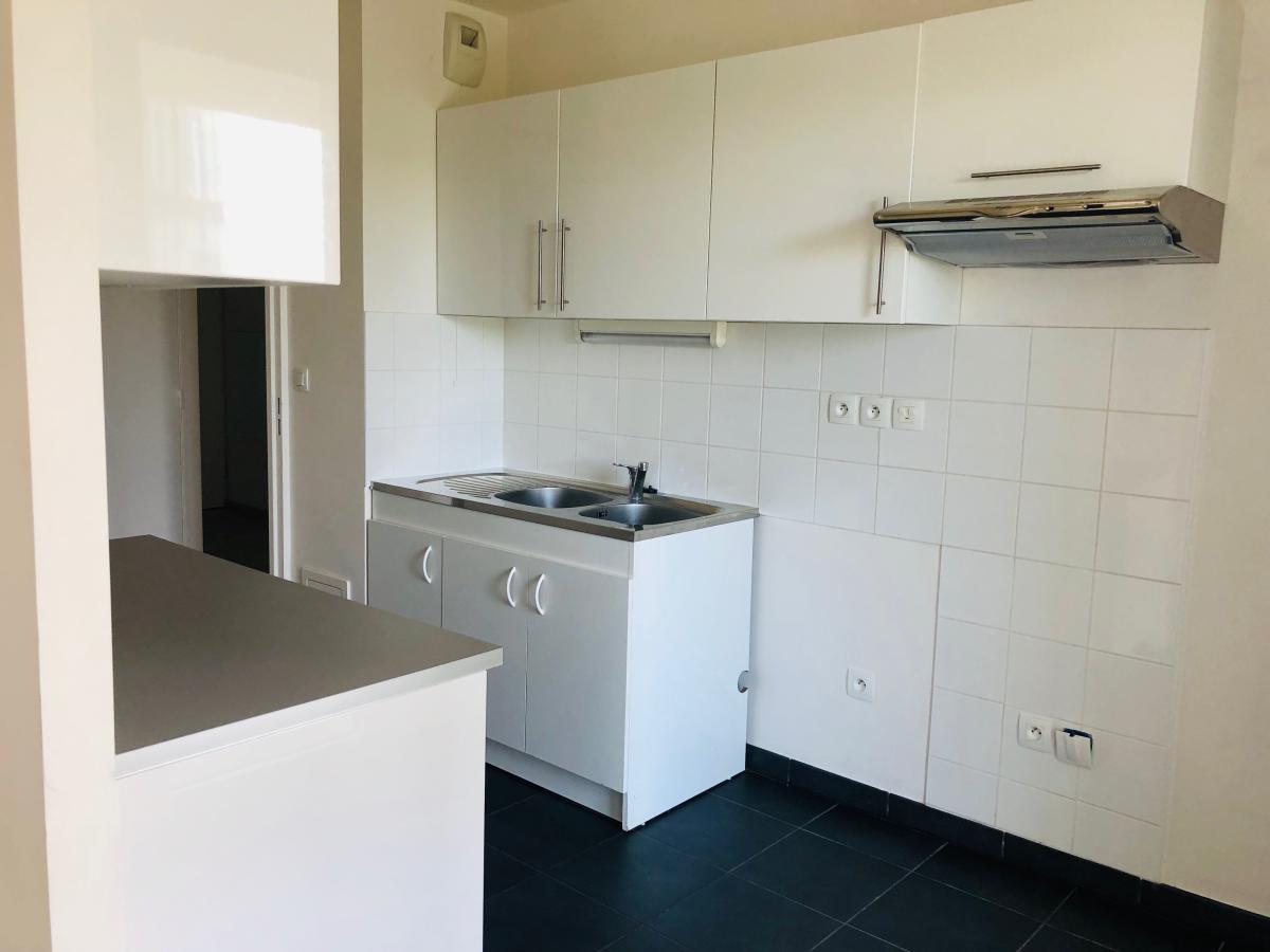 
																																							4 pièces - 
																																						3ème étage - 86m² - 1 077,91 € - Photo #1