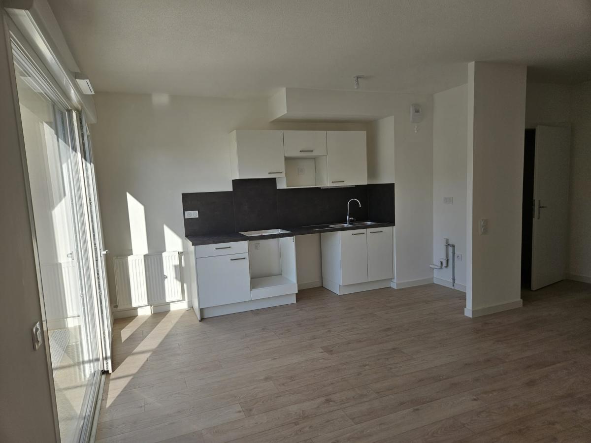 
																																							3 pièces - 
																																						2ème étage - 63m² - 888,51 € - Photo #2