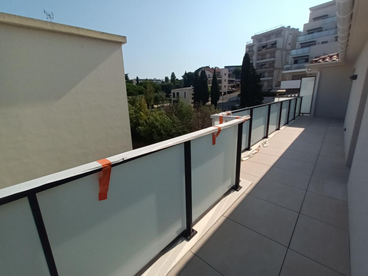 
																																							3 pièces - 
																																						3ème étage - 70m² - 1 294,33 € - Photo #2