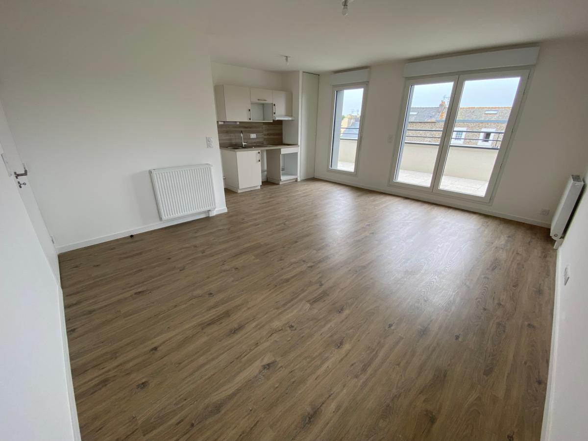 
																			4 pièces – 
																		3ème étage – 75m² - 821,91 € - Photo #2