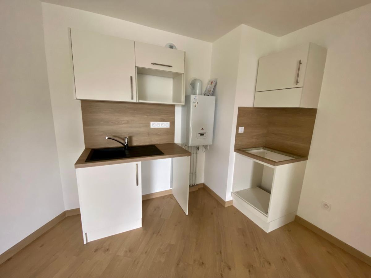 
																																							3 pièces - 
																																						1er étage - 77m² - 899,27 € - Photo #1