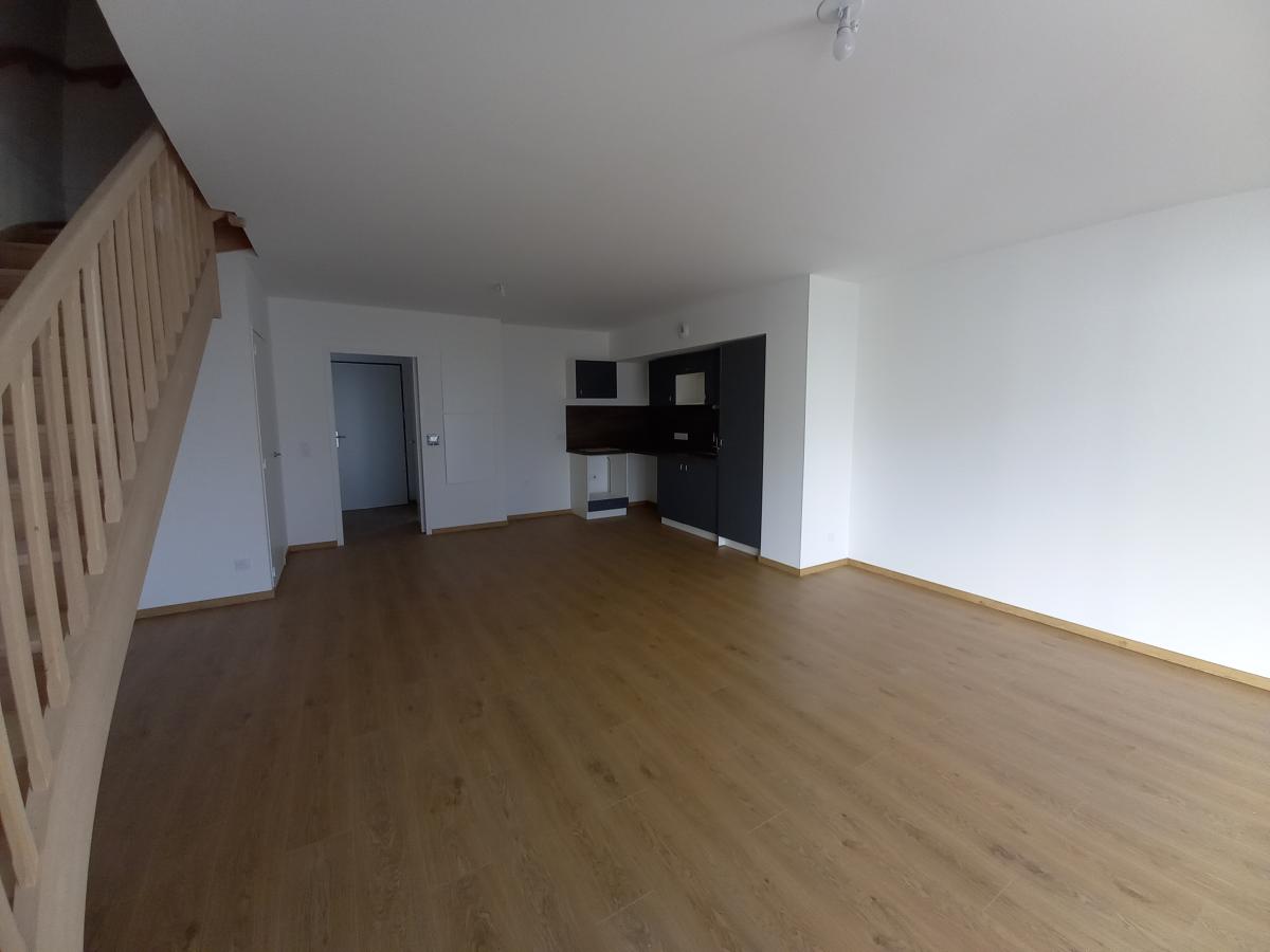 
																																							4 pièces - 
																																						1er étage - 89m² - 993,70 € - Photo #6