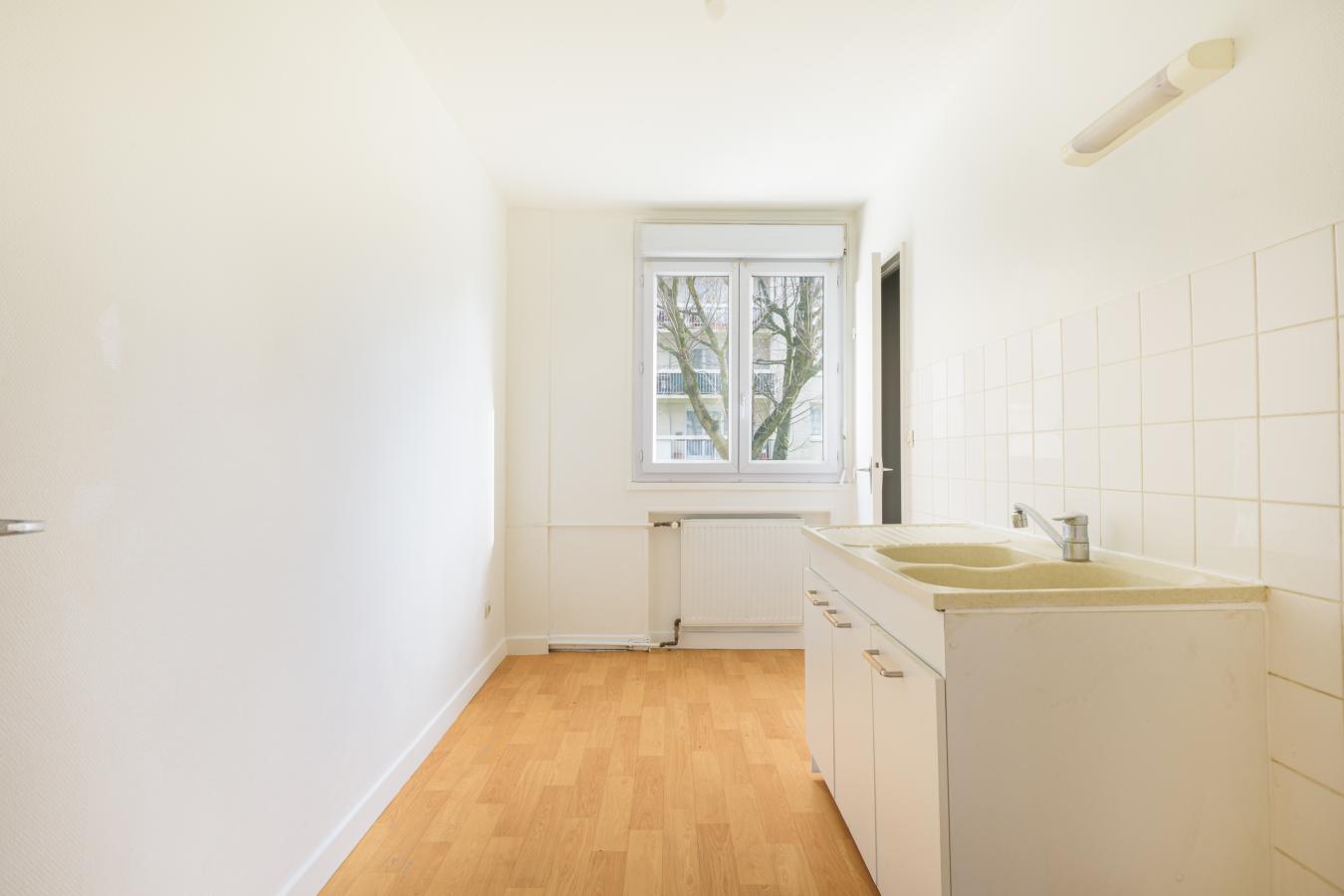 4 pièces - 3ème étage - 75m² photo 2