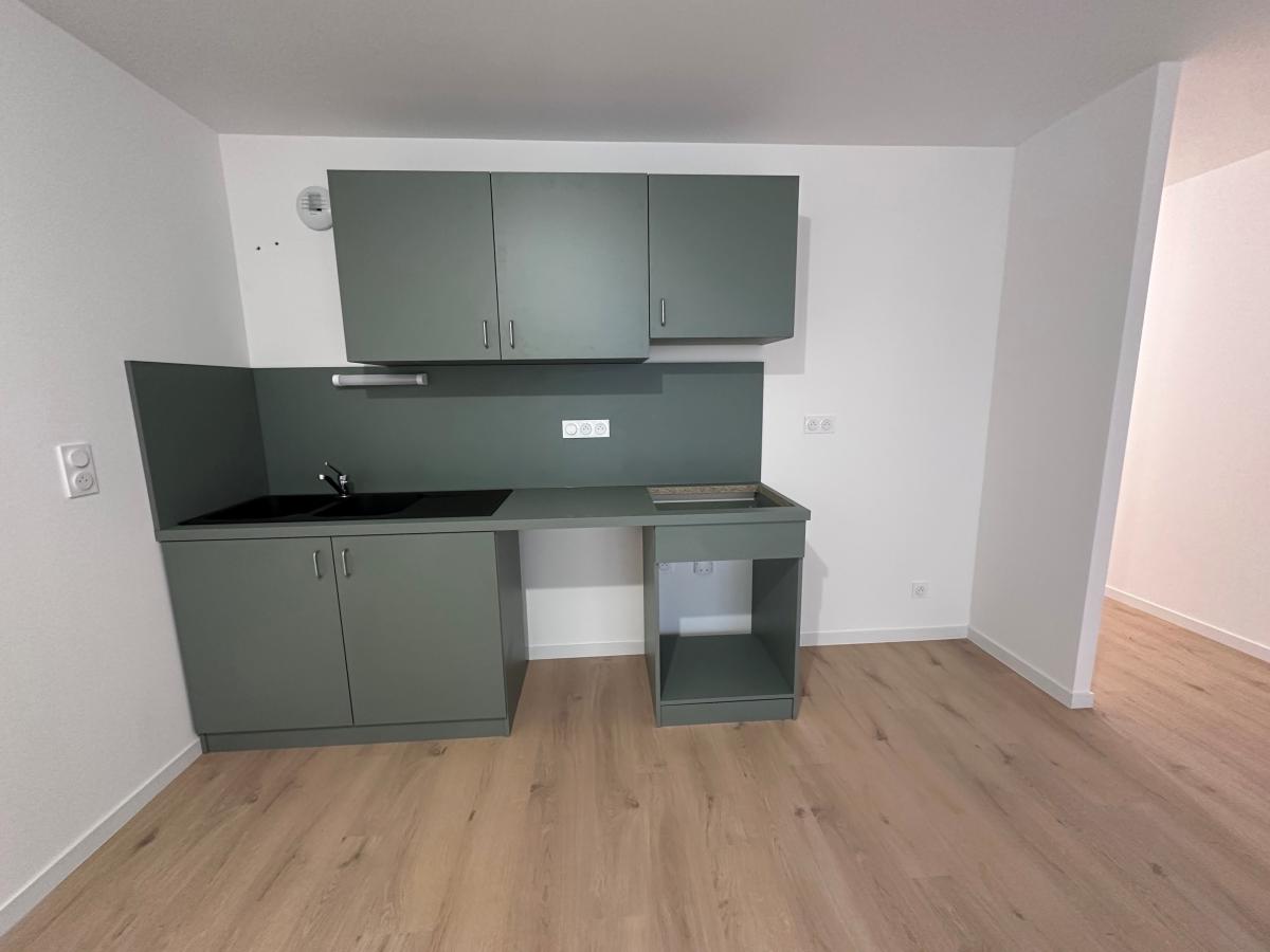 2 pièces - 2ème étage - 49m² - 800,72 € - Photo #2