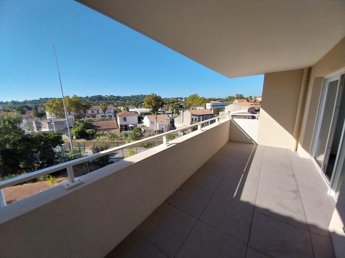 
																																							4 pièces - 
																																						3ème étage - 91m² - 1 350,07 € - Photo #2