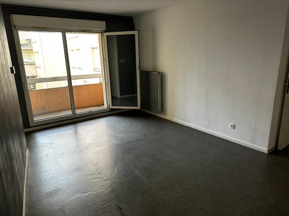 
																			4 pièces – 
																		1er étage – 80m² - 135 000 € - Photo #2