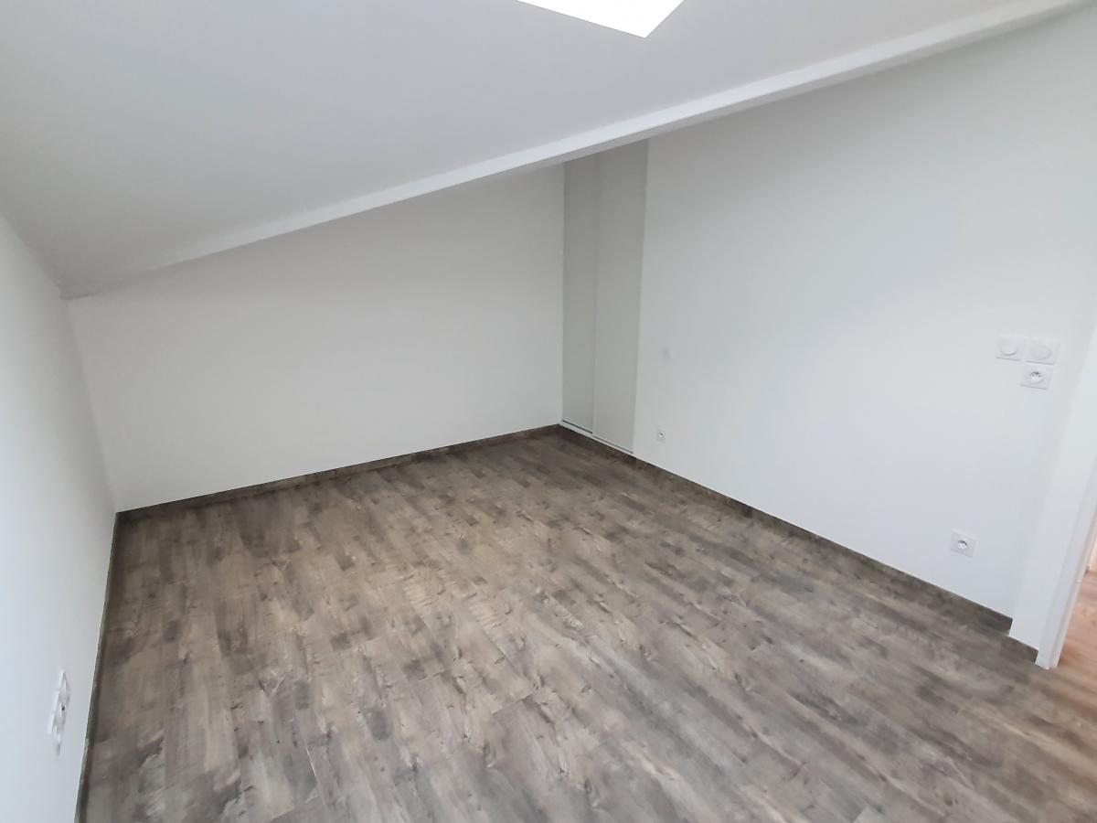 
																																							3 pièces - 
																																						1er étage - 64m² - 855,70 € - Photo #6