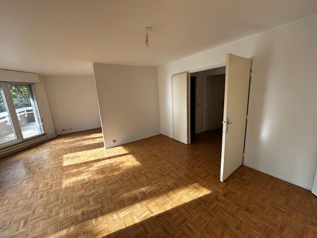 
																																							5 pièces - 
																																						2ème étage - 96m² - 2 886,48 € - Photo #1