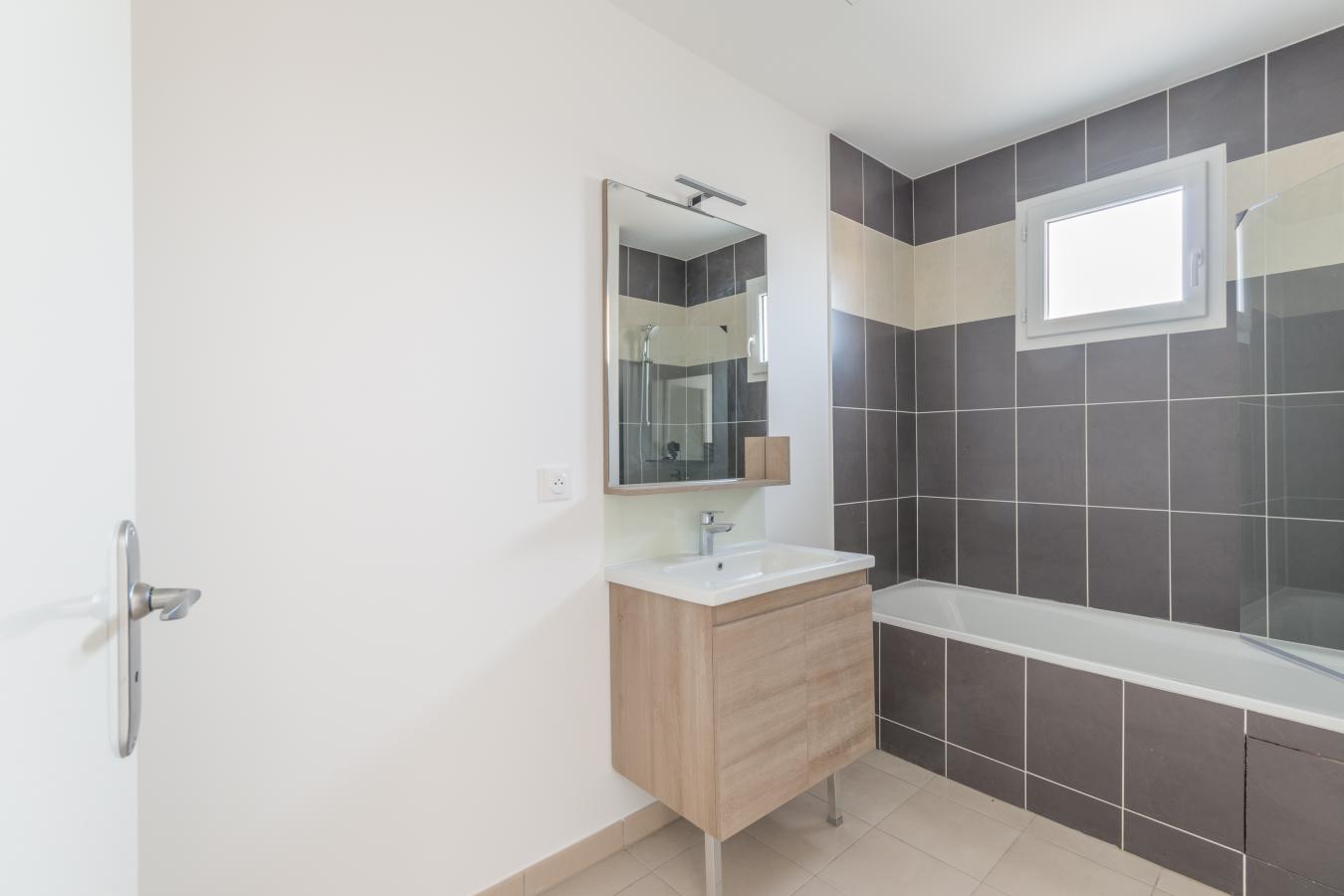3 pièces - 2ème étage - 66m² photo 3